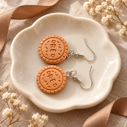 Imagem de Brinco Kawaii Biscoito Oreo Marrom – Bijuteria Feminina Fofa Estilo Cookie e Moda Japonesa