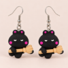 Imagem de Brinco Kawaii Ursinho Preto com Vassoura – Bijuteria Feminina Fofa Halloween Geek